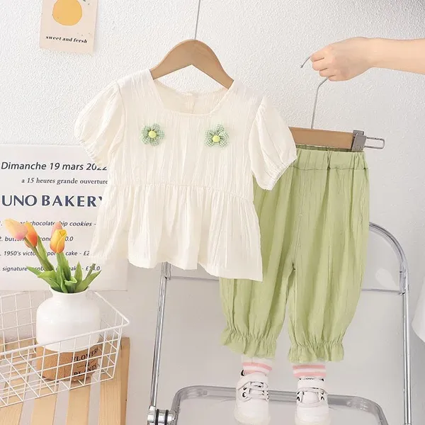 White_Trendy_&_Comfortable_Floral_Ruffle_Set_For_Girls