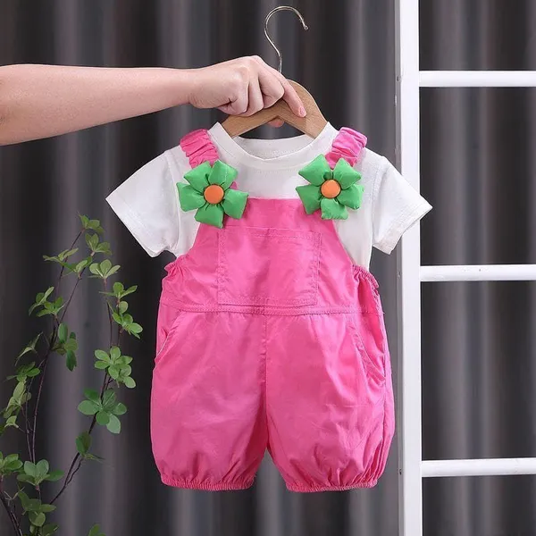 Pink_Trendy_&_Comfortable_Floral_Dungaree_For_Girls