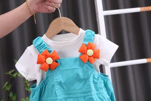 Sea_Green_Trendy_&_Comfortable_Floral_Dungaree_For_Girls