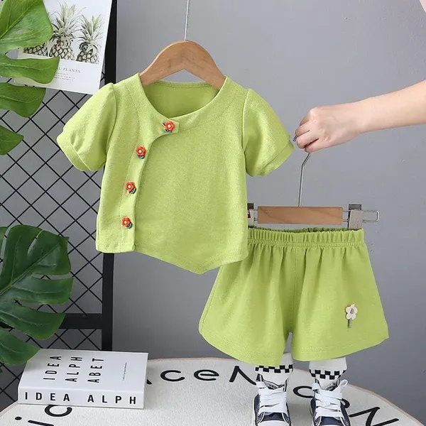 Green_Trendy_&_Comfortable_Flower_Buttons_Shorts_Set_For_Girls