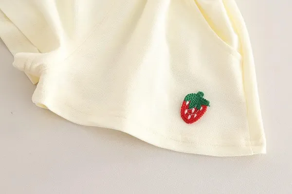 Cream_Trendy_&_Comfortable_Strawberry_Shorts_Set_For_Girls