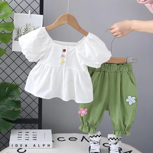 White_Trendy_&_Comfortable_Puffed_Sleeves_Pant_Set_For_Girls