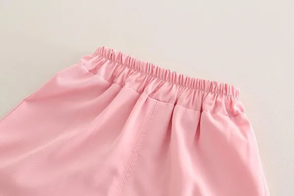 Pink_Trendy_&_Comfortable_Small_Flower_Shorts_Set_For_Girls