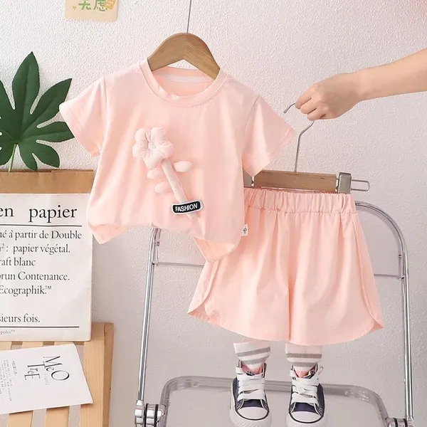 Pink_Trendy_&_Comfortable_3D_Flower_Shorts_Set_For_Baby_Girls