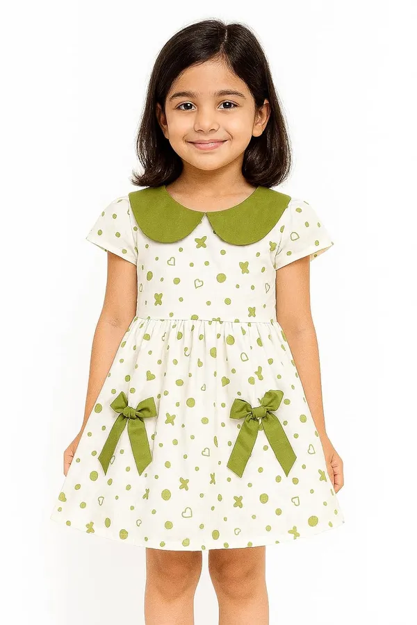 Green_Trendy_&_Comfortable_Bow-Dot_Heart-Print_Dress_With_Contrast_Collar_For_Girls