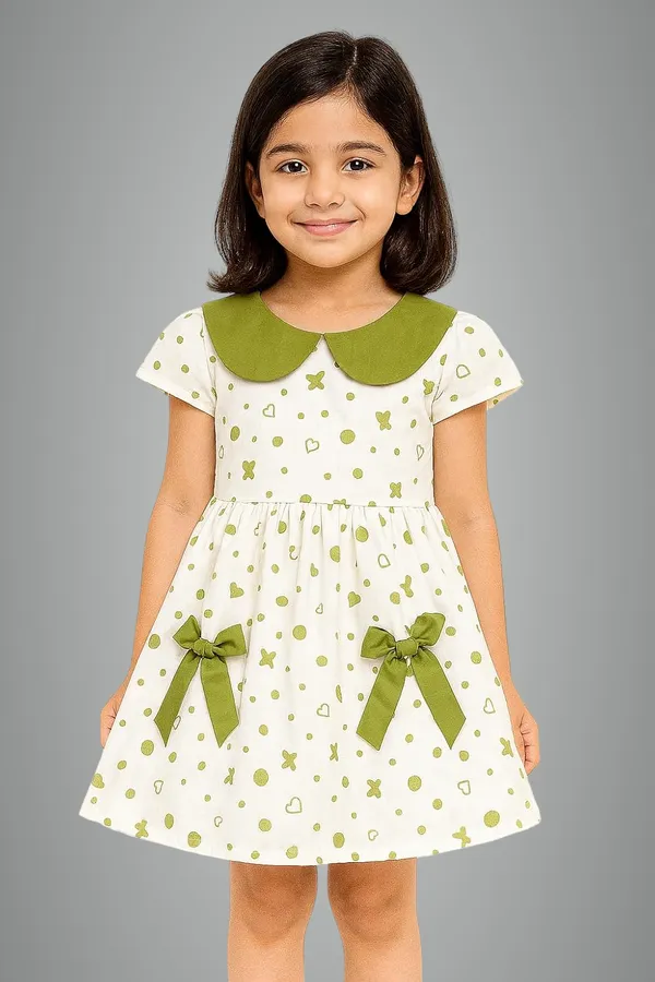 Green_Trendy_&_Comfortable_Bow-Dot_Heart-Print_Dress_With_Contrast_Collar_For_Girls