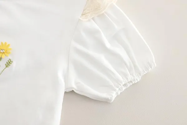 White_Trendy_&_Comfortable_Cotton_T-Shirt_With_Shorts_For_Baby_Girls