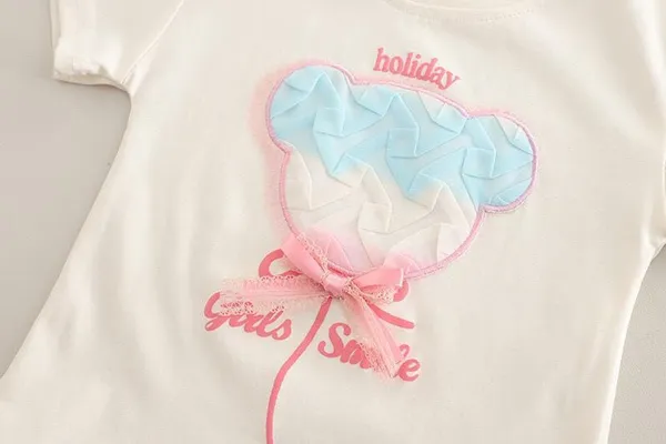 Cream_Trendy_&_Comfortable_Holiday_Shorts_Set_For_Baby_Girls