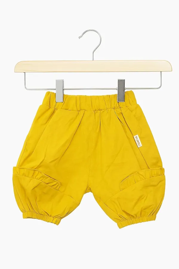 Yellow_Trendy_&_Comfortable_Polka_Dot_Top_And_Shorts_Set_For_Girls