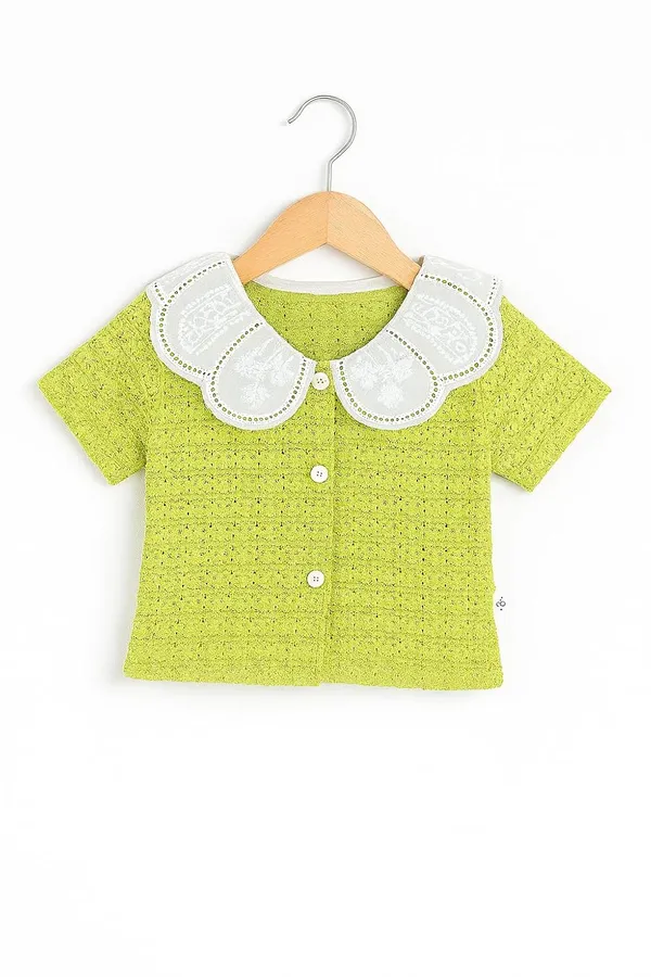 Green_Trendy_&_Comfortable_Eyelet_Top_&_Sand-Pocket_Shorts_For_Girls