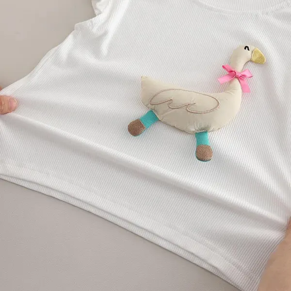 White_Trendy_&_Comfortable_Duck_Shorts_Set_For_Girls