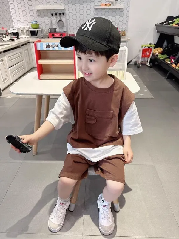 Maroon_Trendy_&_Comfortable_Oversized_Shorts_Set_For_Boys