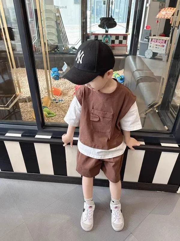 Maroon_Trendy_&_Comfortable_Oversized_Shorts_Set_For_Boys
