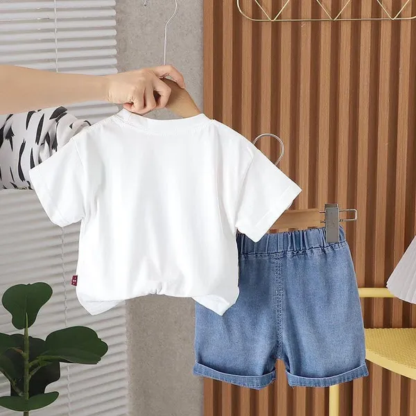 White_Trendy_&_Comfortable_Abstract_T-Shirt_Set_For_Boys