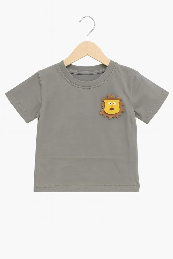Grey_Trendy_&_Comfortable_Lion_Tee_&_Giraffe_Print_Shorts_Set_For_Boys