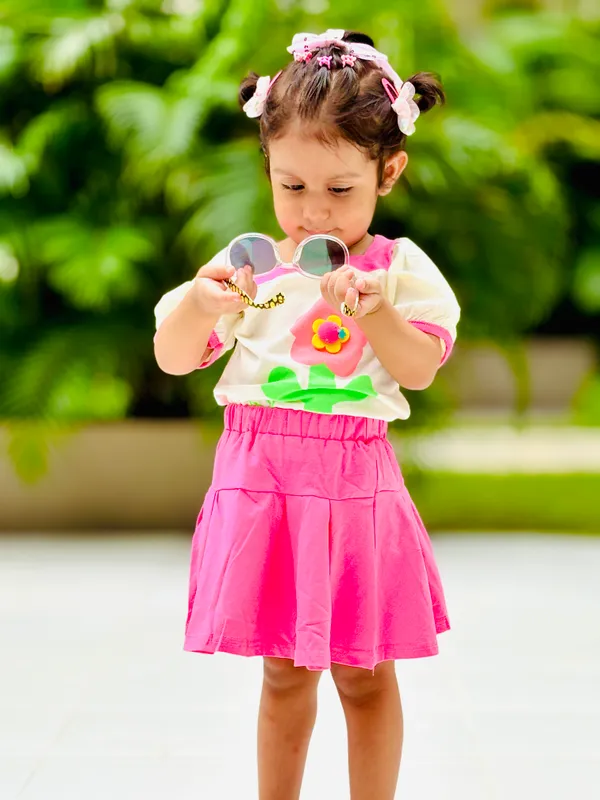 Pink_Trendy_&_Comfortable_Sunny_Bloom_Puff-Sleeve_Top_&_Skirt_Set_For_Girls