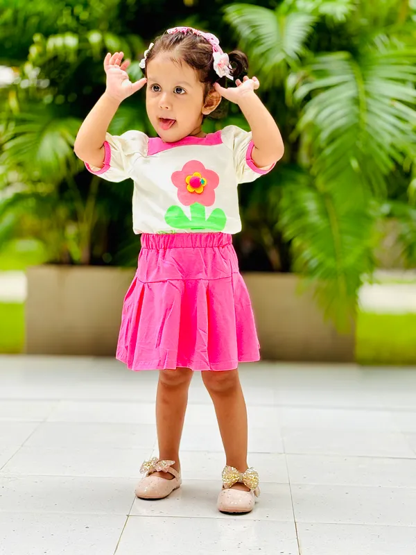Pink_Trendy_&_Comfortable_Sunny_Bloom_Puff-Sleeve_Top_&_Skirt_Set_For_Girls