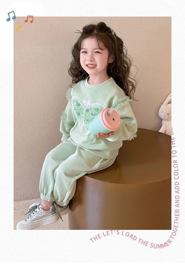 Butterfly_Sweatshirt_&_Jogger_Set_for_Girl
