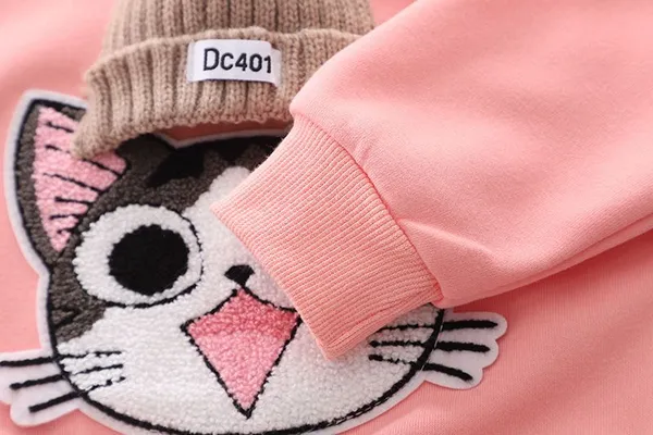 Cat_applique_kids’_sweatshirt_and_jogger_set