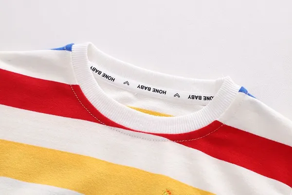 Multicolor_T_Shirt_with_Denims