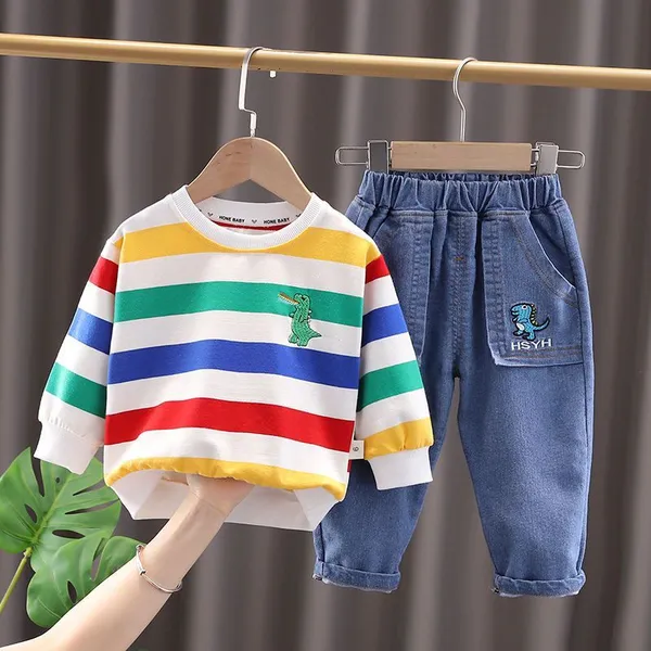 Multicolor_T_Shirt_with_Denims