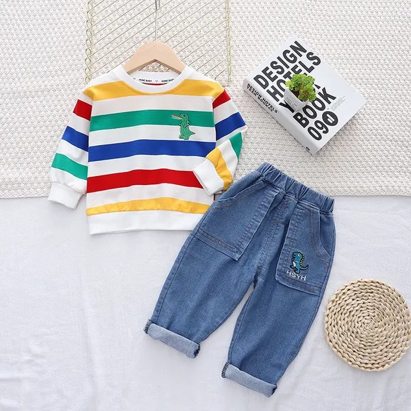 Multicolor_T_Shirt_with_Denims