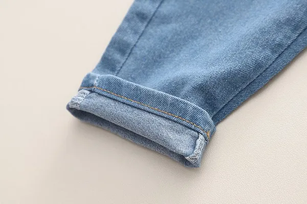 Smiley_Cap_Sweat_Shirt_and_Denim_Set