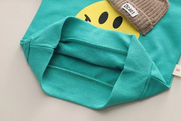 Smiley_Cap_T_Sweat_Shirt_and_Denim_Pants