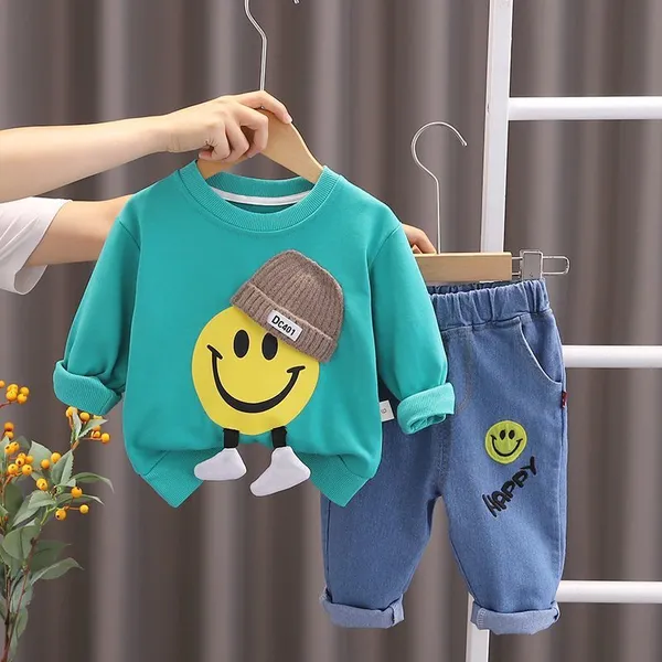 Smiley_Cap_T_Sweat_Shirt_and_Denim_Pants