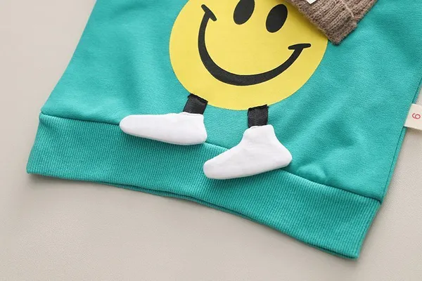 Smiley_Cap_T_Sweat_Shirt_and_Denim_Pants