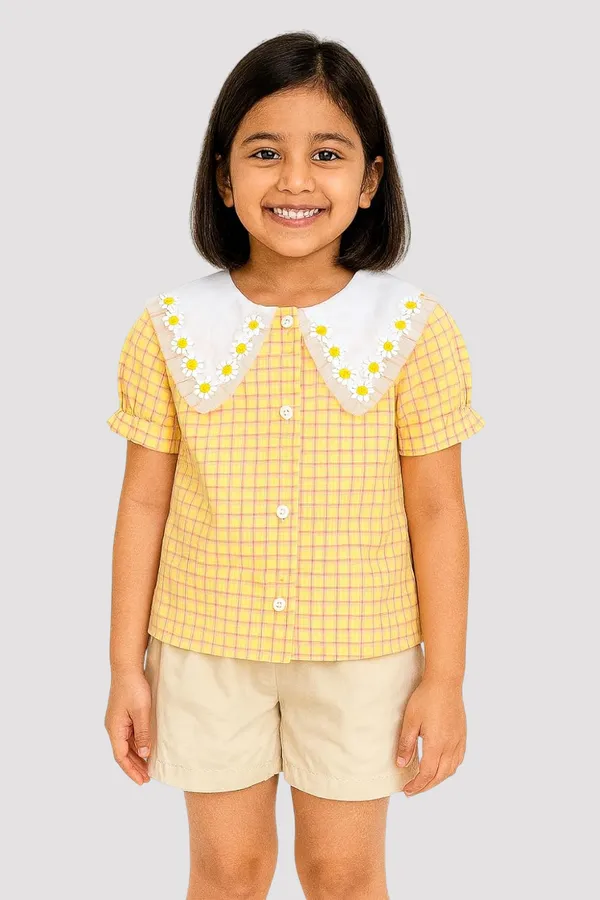 Yellow_Trendy_&_Comfortable_Daisy_Collar_Top_&_Shorts_Set_For_Girls