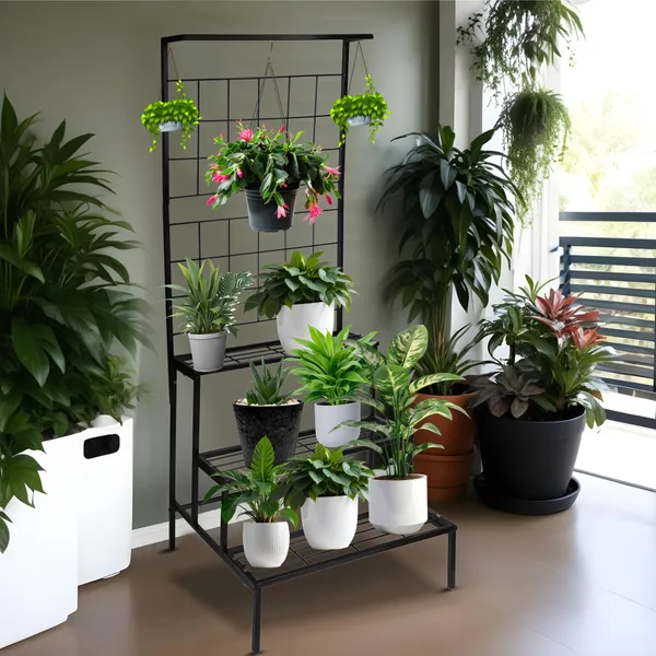 Black_Metal_Stand_For_Indoor