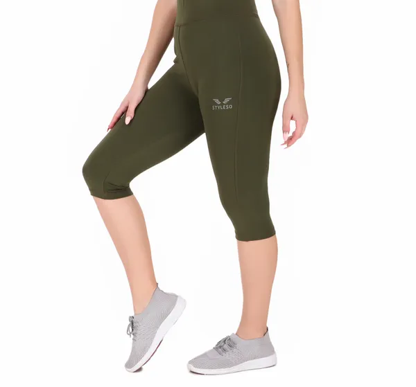 Dark_Green_Polyester_Capri_For_Women