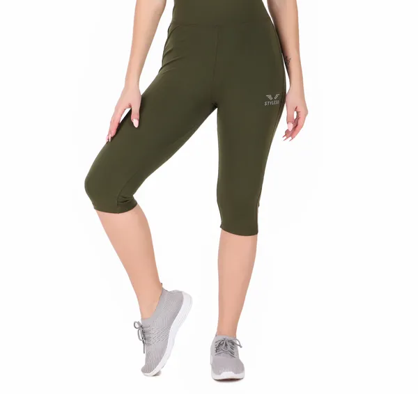 Dark_Green_Polyester_Capri_For_Women