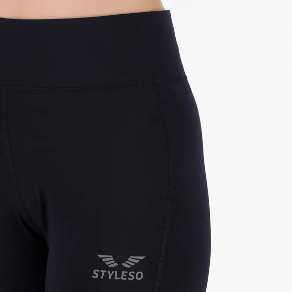 Blue_Lycra_Blend_Capri_For_Women