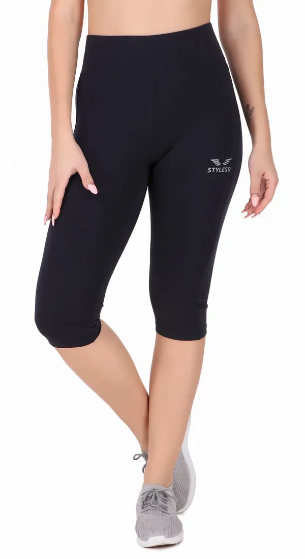 Blue_Lycra_Blend_Capri_For_Women