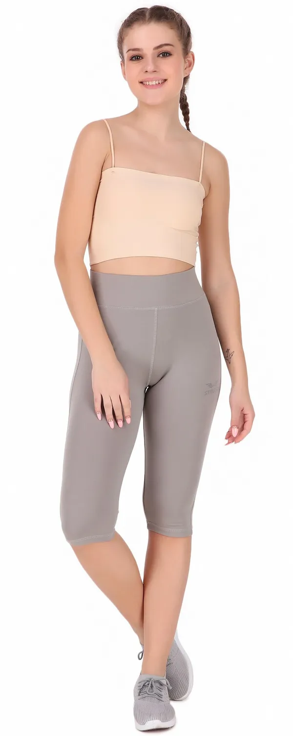 Grey_Lycra_Blend_Capri_For_Women