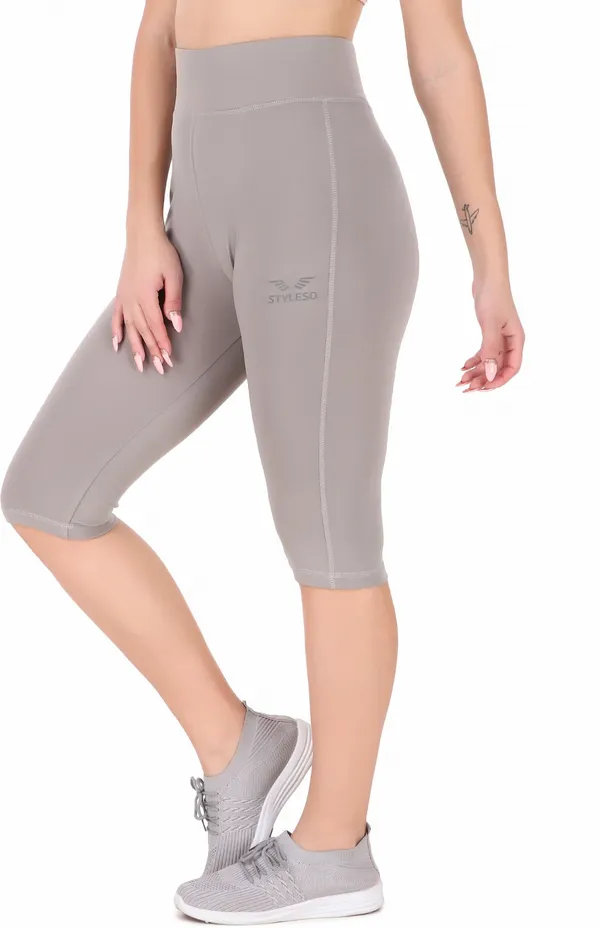 Grey_Lycra_Blend_Capri_For_Women