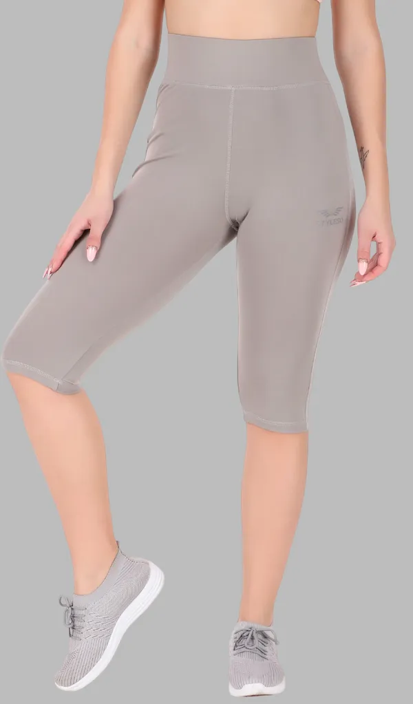 Grey_Lycra_Blend_Capri_For_Women