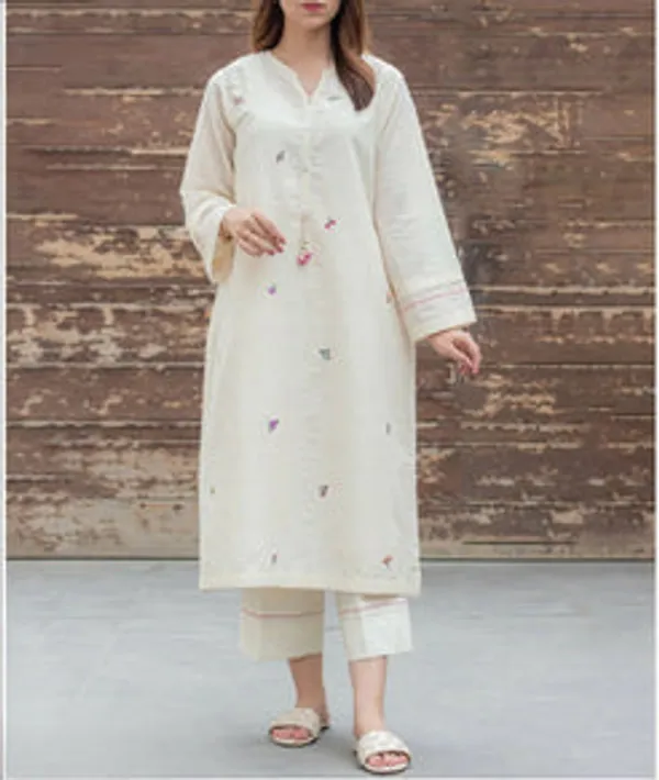 Off_White_Embroidered_Cotton_Kurta_and_Pant_Set