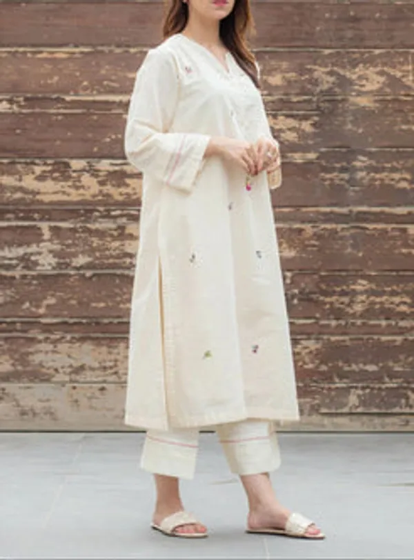 Off_White_Embroidered_Cotton_Kurta_and_Pant_Set