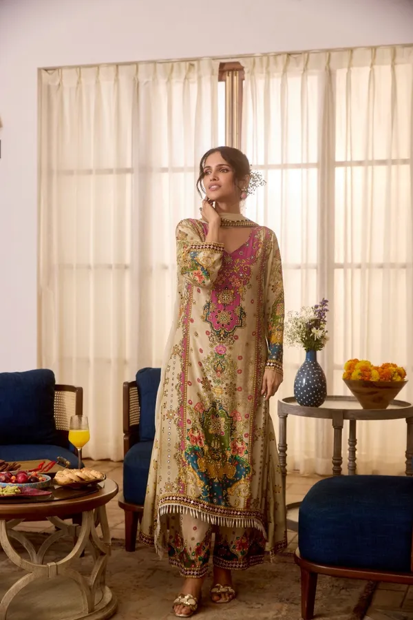Multi_
Colour_
Georgette_
With_
Digital_
Printed_
Ready_
To_
Wear_
Saree