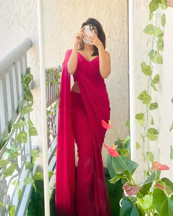 Pink_
Georgette_
Ready_
To_
Wear_
Saree