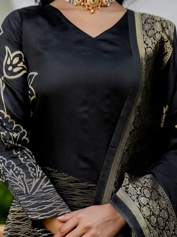 Black_Color_Art_Silk_Women_Kurti_With_Dupatta_&_Bottomwear