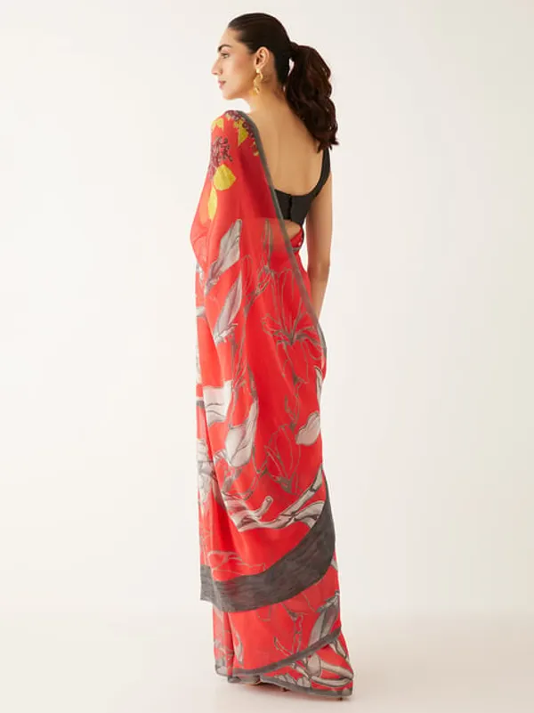 Taneira_Red_Floral_Print_Saree_With_Unstitched_Blouse