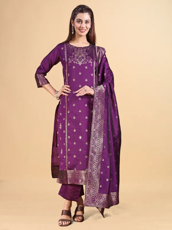 Purple_Silk_Jequrd_Three-Quarter_Sleeves_Mirror_Work_Kurta_Set_With_Dupatta