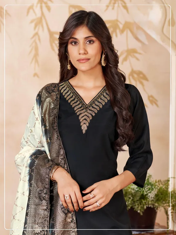 Scintillating_1-Minute_Ready_To_Wear_Red_Georgette_Saree