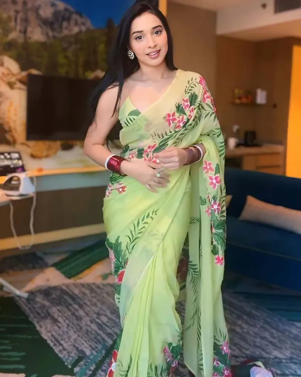 Parrrot_Colour_-_1_Minute_Ready_To_Mossy_Floral_Pure_Soft_Georgette_Silk_Saree