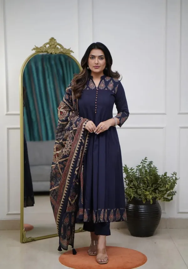 Parrrot_Colour_-_1_Minute_Ready_To_Mossy_Floral_Pure_Soft_Georgette_Silk_Saree