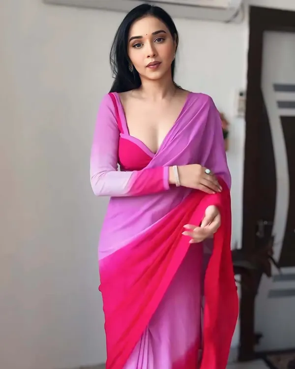 Soft_Printed_Georgette_Ready_To_Wear_Saree_With_Blouse_Piece